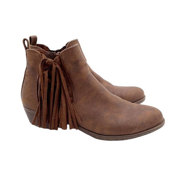 Sugar Shoes - Sugar Telethon Faux Leather Fringe Western Ankle Boots in Chestnut Brown Size 9